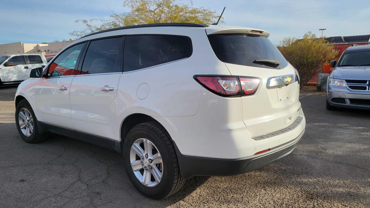 2013 Chevrolet Traverse VIN 1GNKRGKD5DJ198704 Copart auction photo, minor dent/scratches / normal wear damage thumbnail 3