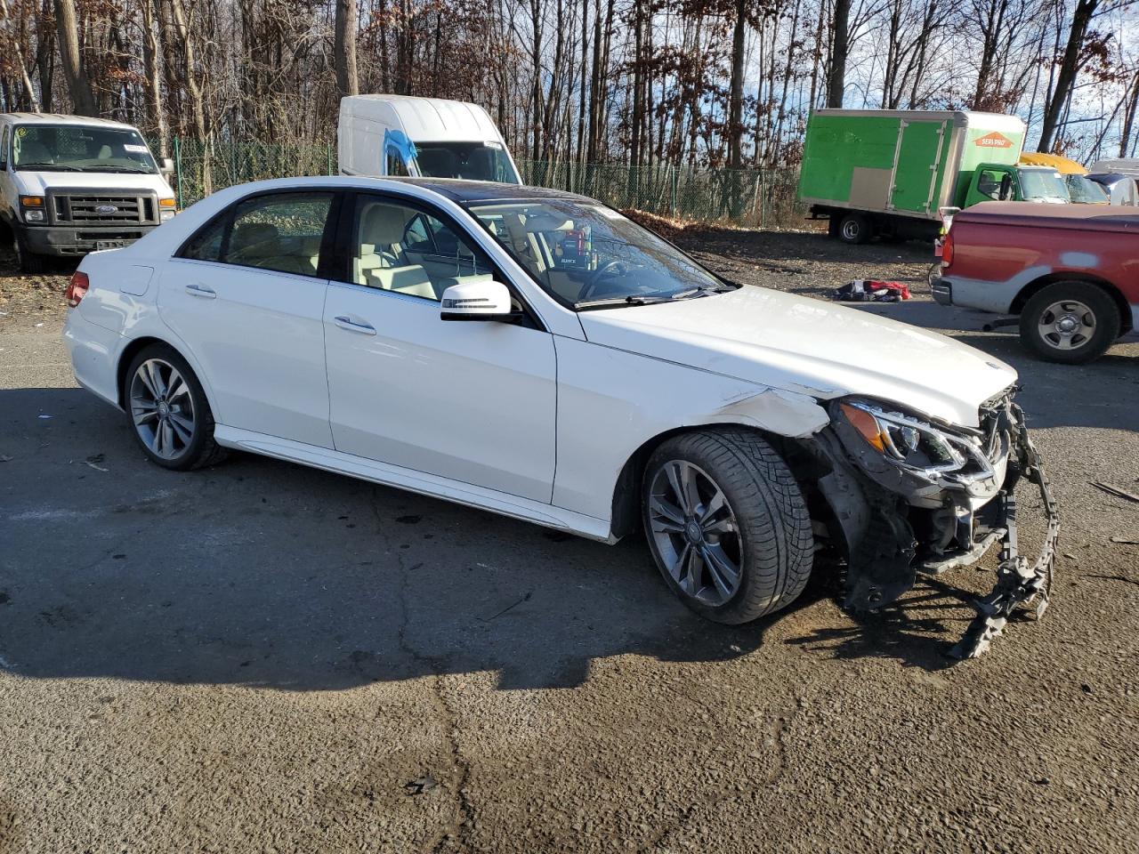 2016 Mercedes-Benz E-klasse VIN WDDHF8JB3GB206174 Copart auction photo, front end / minor dent/scratches damage thumbnail 4