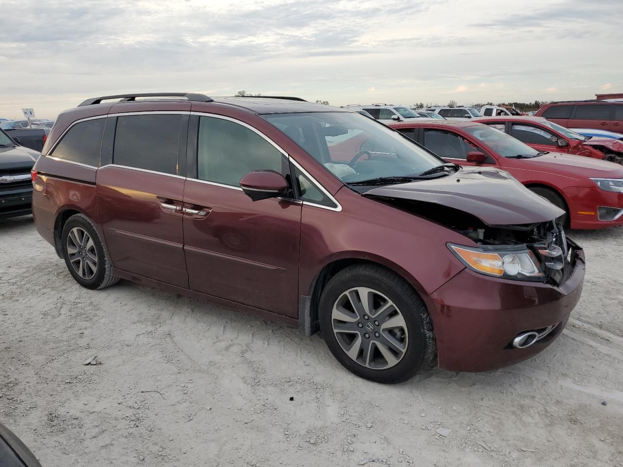 2016 Honda Odyssey VIN 5FNRL5H94GB055531 Copart auction photo, front end / minor dent/scratches damage thumbnail 4