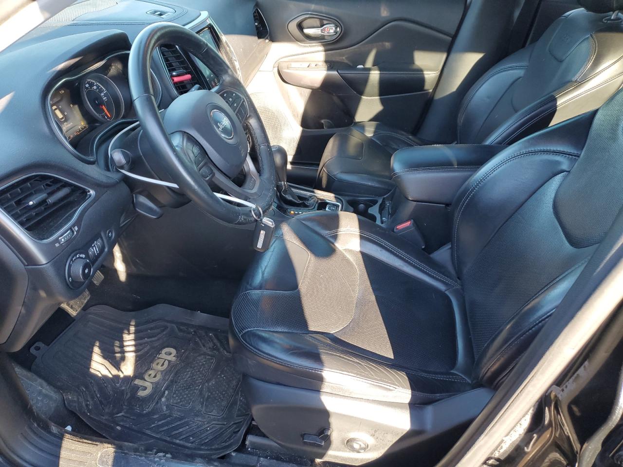 2019 Jeep Grand Cherokee VIN 1C4PJMDX5KD303832 Copart auction photo, rear end / front end damage thumbnail 7