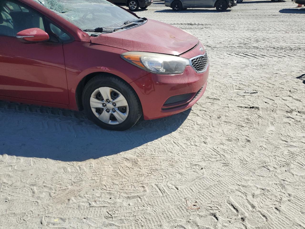 2015 KIA Forte VIN KNAFX4A66F5407720 Copart auction photo, top/roof damage thumbnail 4