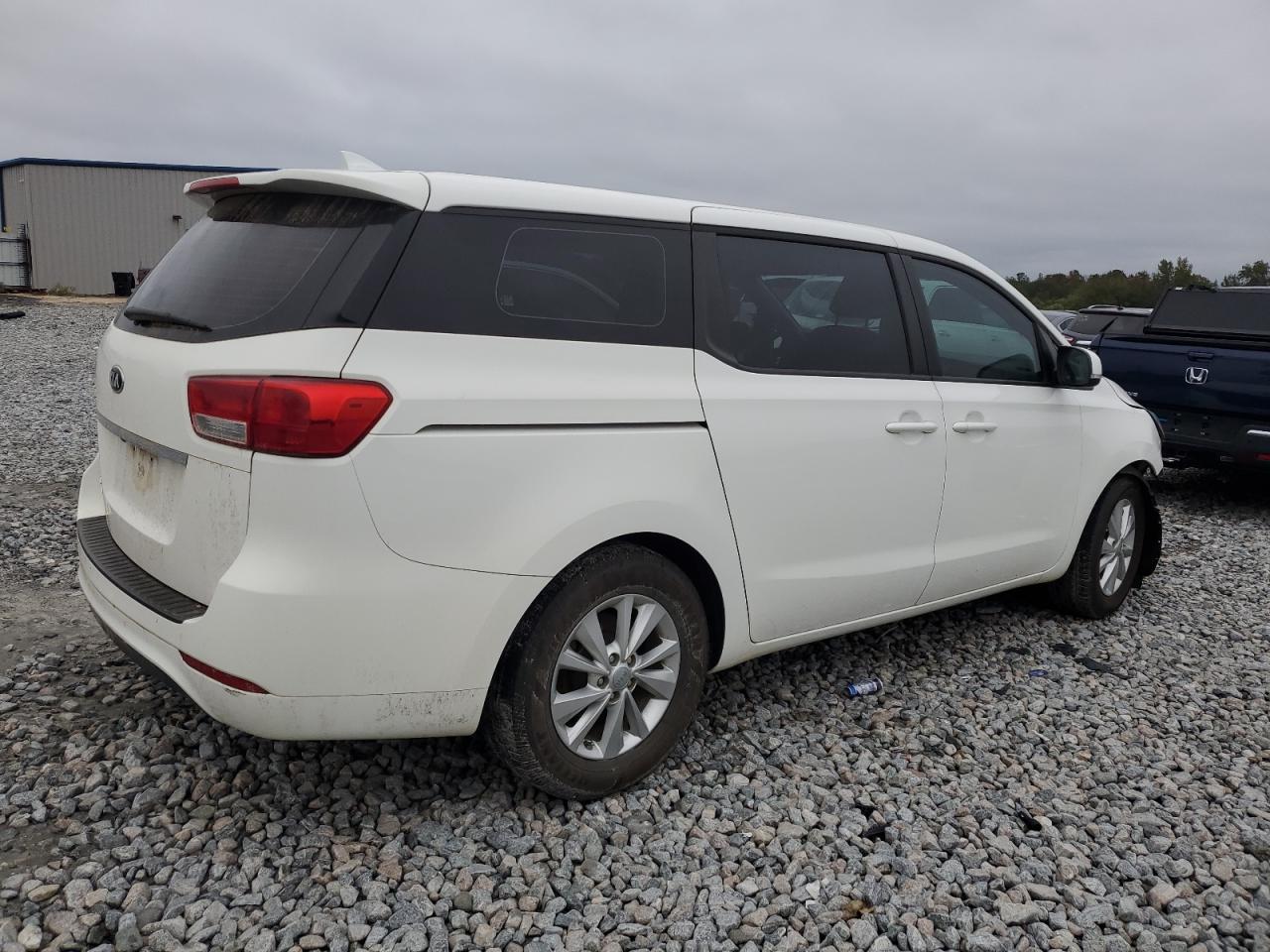 2017 KIA Sedona VIN KNDMA5C18H6263278 Copart auction photo, front end damage thumbnail 3