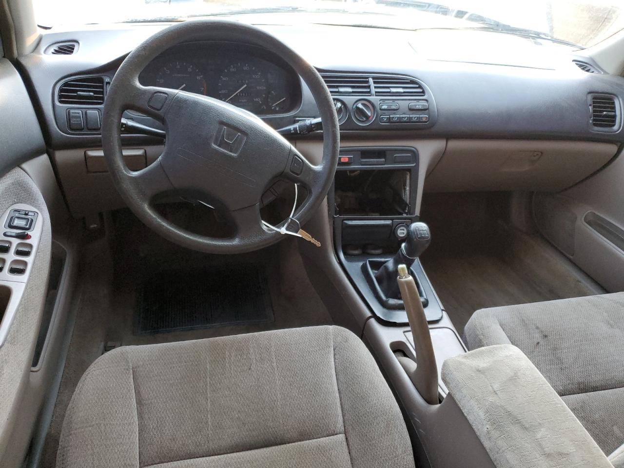 1996 Honda Accord VIN 1HGCD5538TA067396 Copart auction photo, rear end damage thumbnail 8