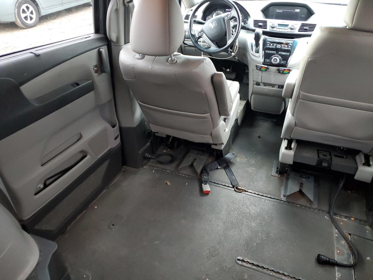 2011 Honda Odyssey VIN 5FNRL5H63BB083786 Copart auction photo, top/roof damage thumbnail 11