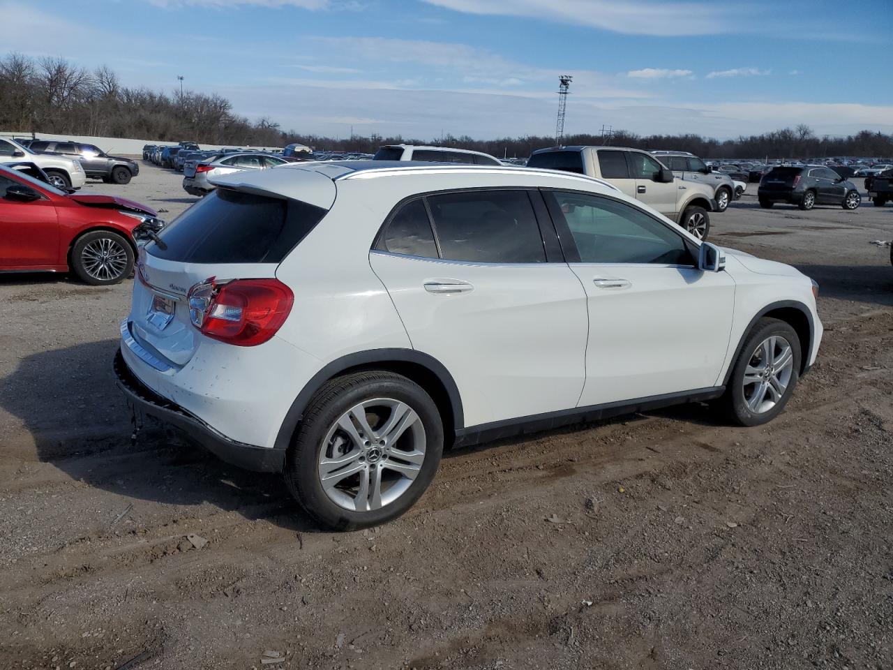 2019 Mercedes-Benz GLA-klasse VIN WDCTG4GB1KU016804 Copart auction photo, rear end / minor dent/scratches damage thumbnail 3