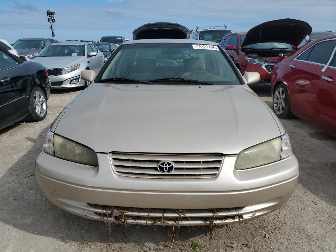 1998 Toyota Camry VIN 4T1BG22K4WU332941 Copart auction photo, water/flood damage thumbnail 5