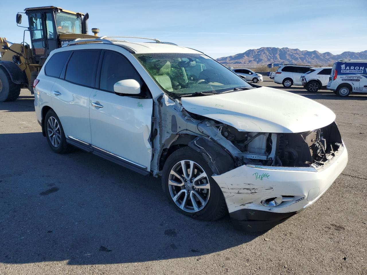 2015 Nissan Pathfinder VIN 5N1AR2MM1FC670484 Copart auction photo, front end damage thumbnail 4
