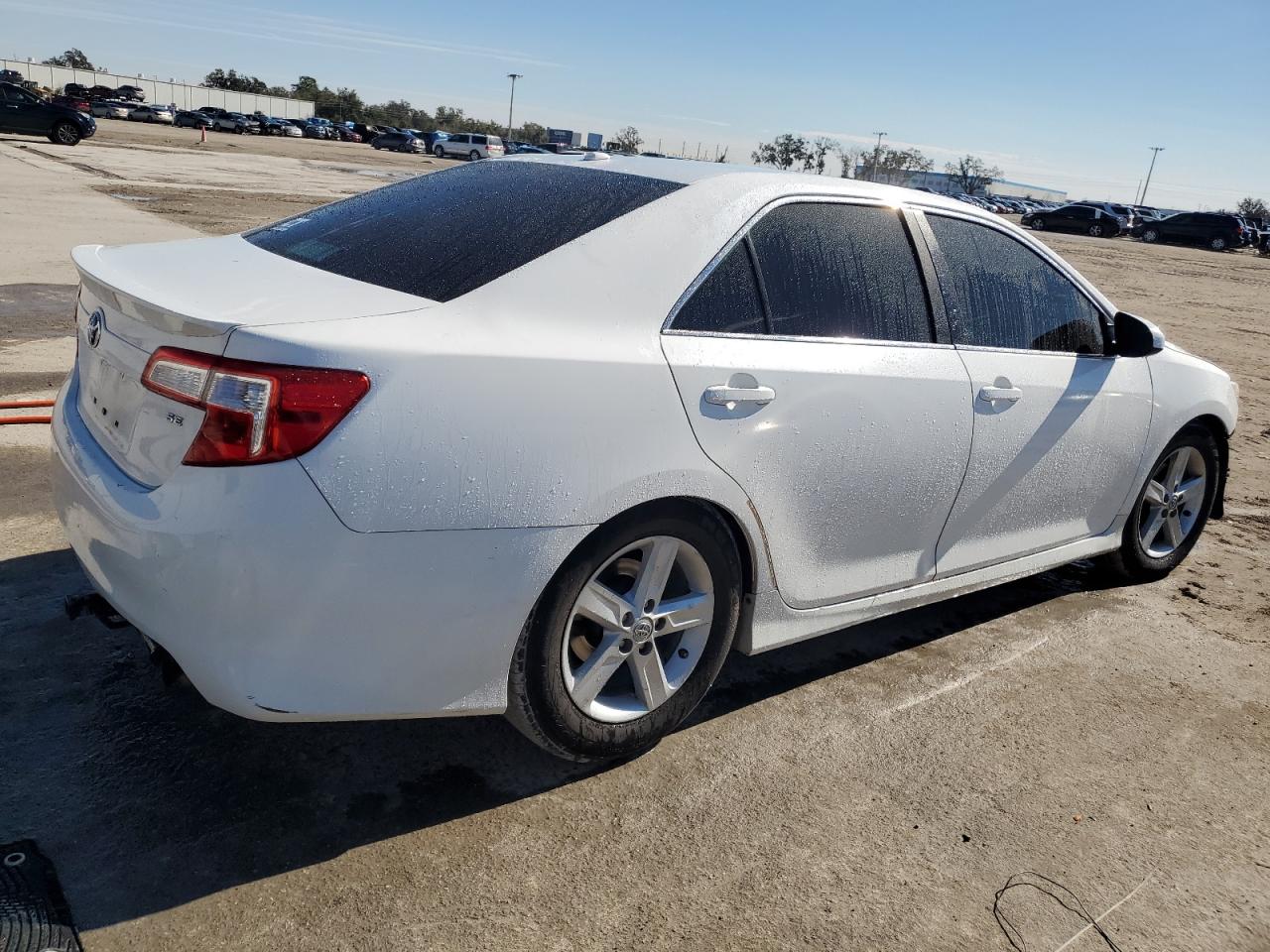 2013 Toyota Camry VIN 4T1BF1FK4DU642804 Copart auction photo, front end / minor dent/scratches damage thumbnail 3