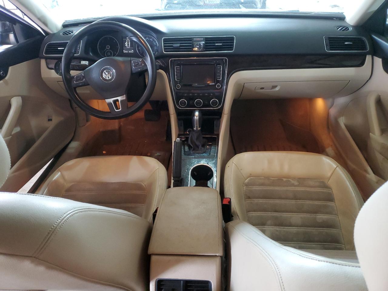 2014 Volkswagen Passat VIN 1VWCN7A34EC066134 Copart auction photo, front end / side damage thumbnail 8
