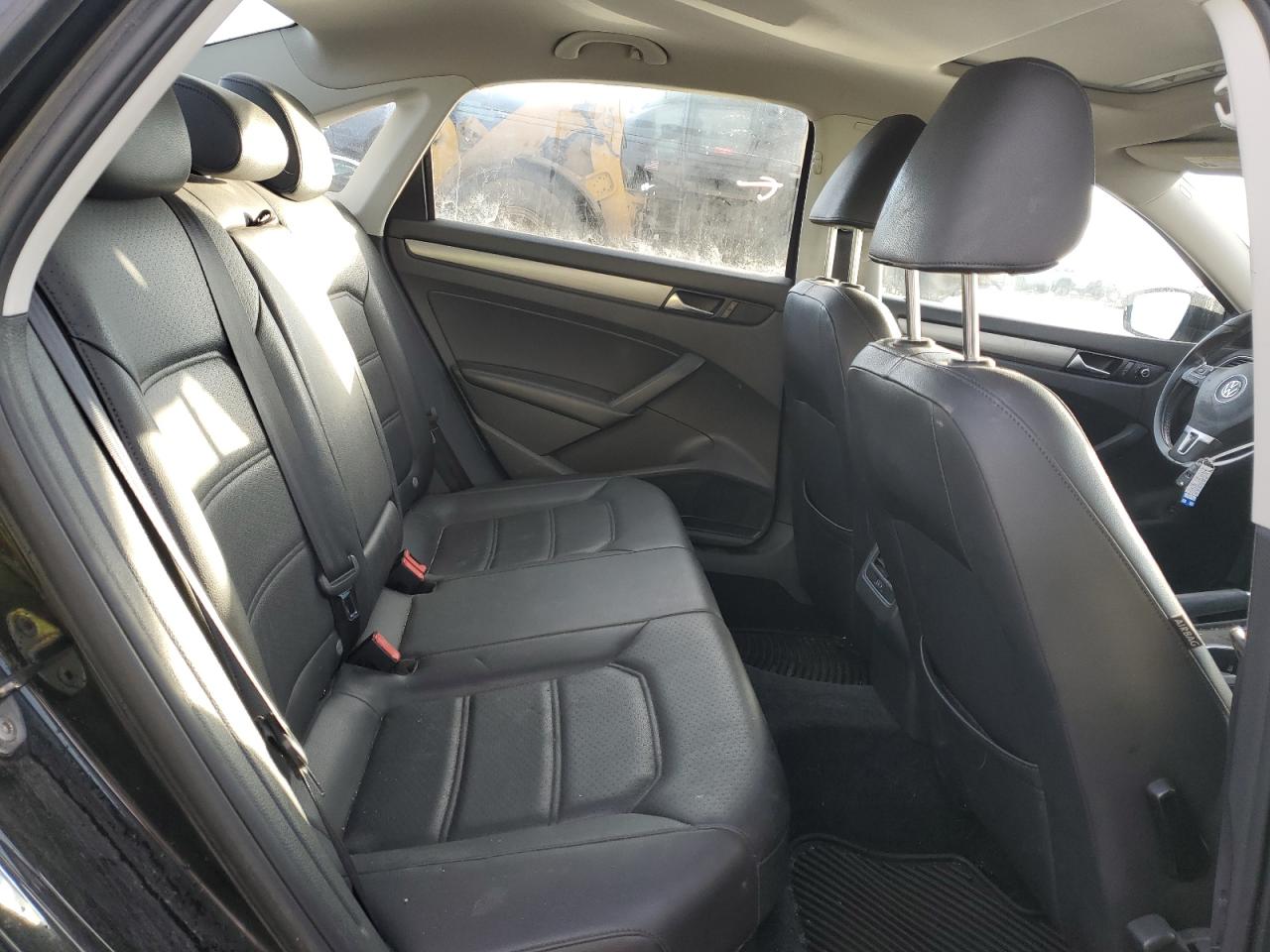 2014 Volkswagen Passat VIN 1VWBP7A31EC020928 Copart auction photo, front end damage thumbnail 10