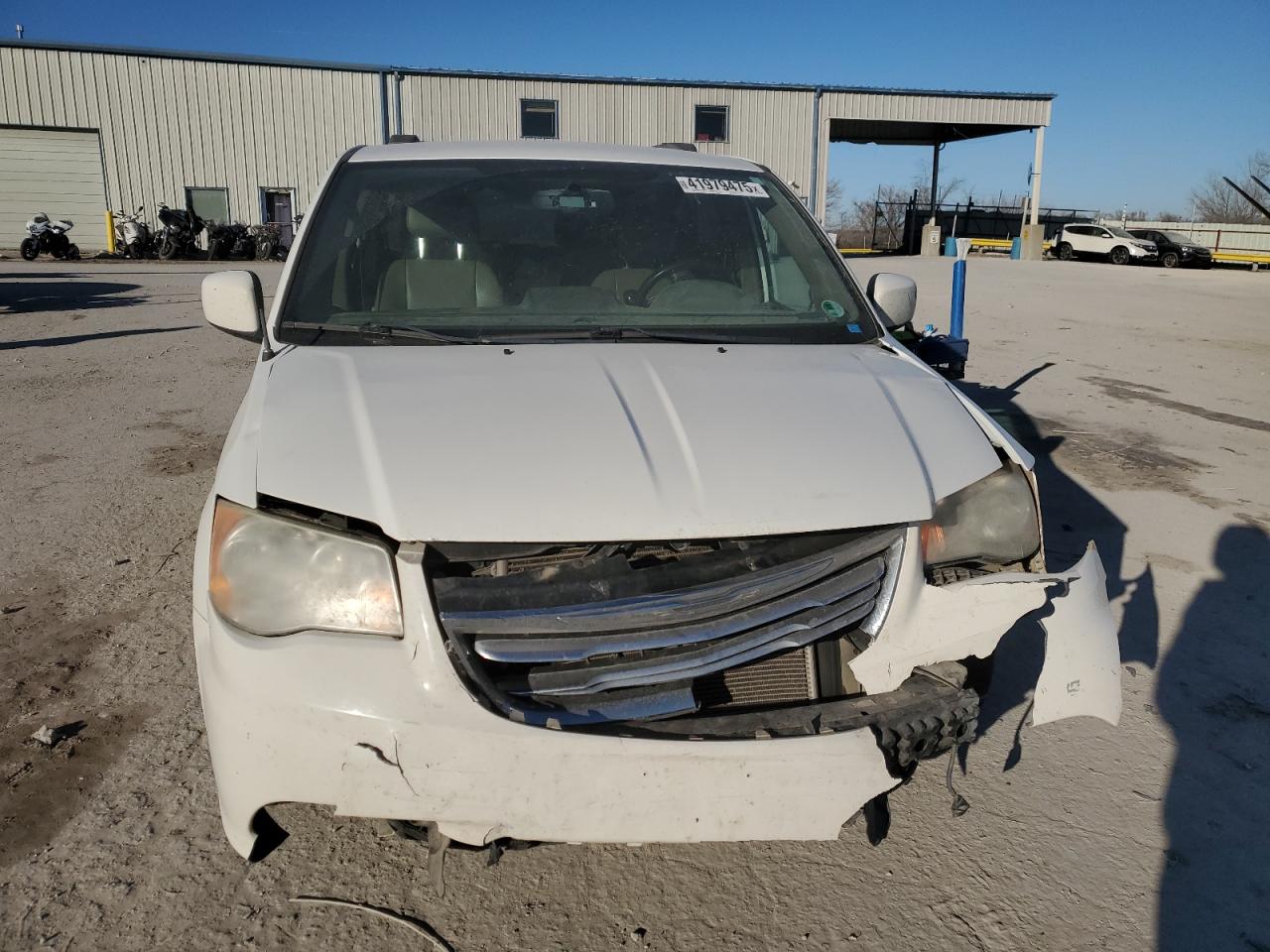 2012 Chrysler Town & Country VIN 2C4RC1BGXCR300055 Copart auction photo, front end damage thumbnail 5