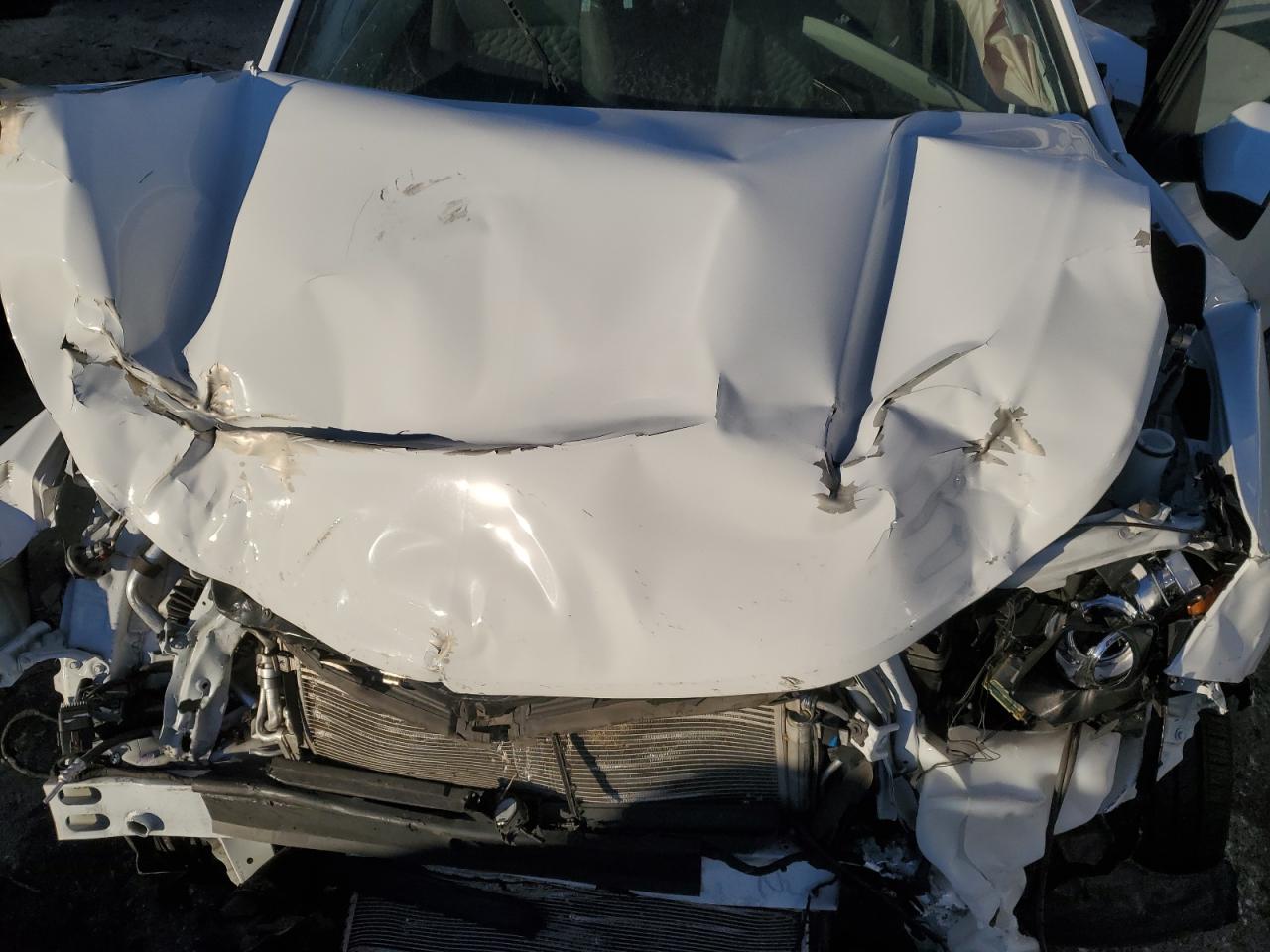 2020 Chevrolet Equinox VIN 3GNAXKEV6LS647622 Copart auction photo, front end damage thumbnail 14