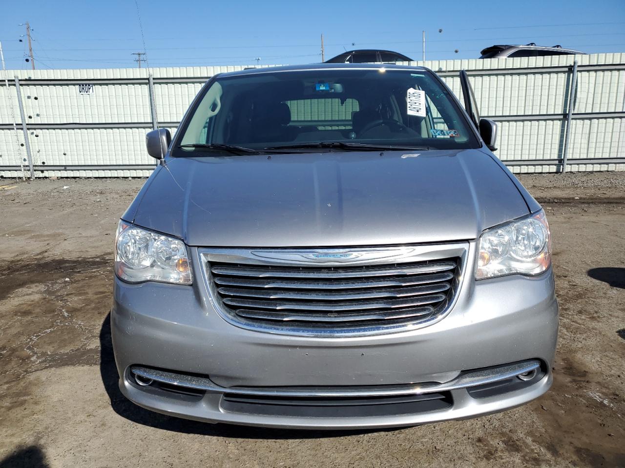 2015 Chrysler Town & Country VIN 2C4RC1BGXFR589541 Copart auction photo, side damage thumbnail 5