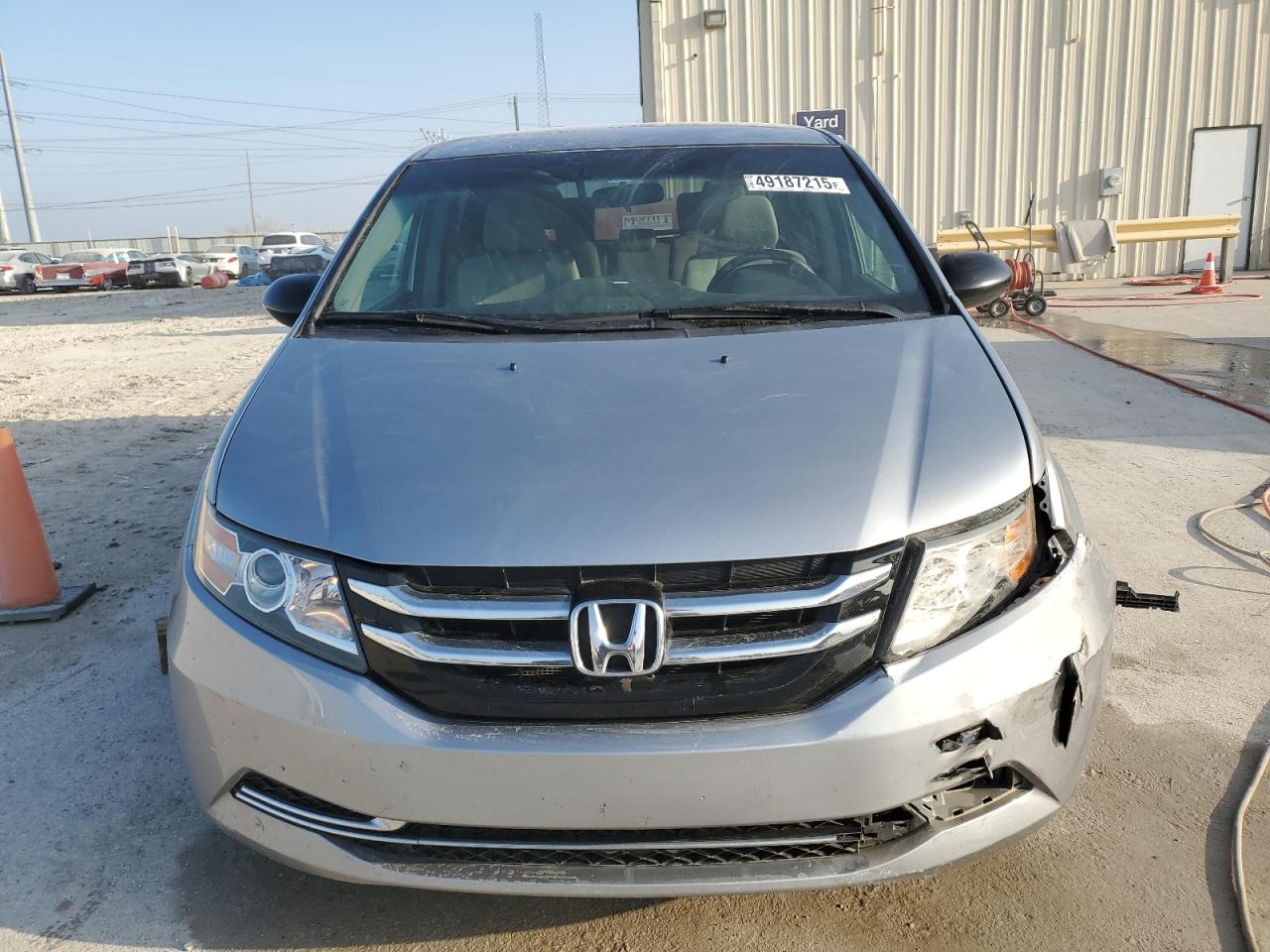 2017 Honda Odyssey VIN 5FNRL5H24HB002381 Copart auction photo, front end damage thumbnail 5