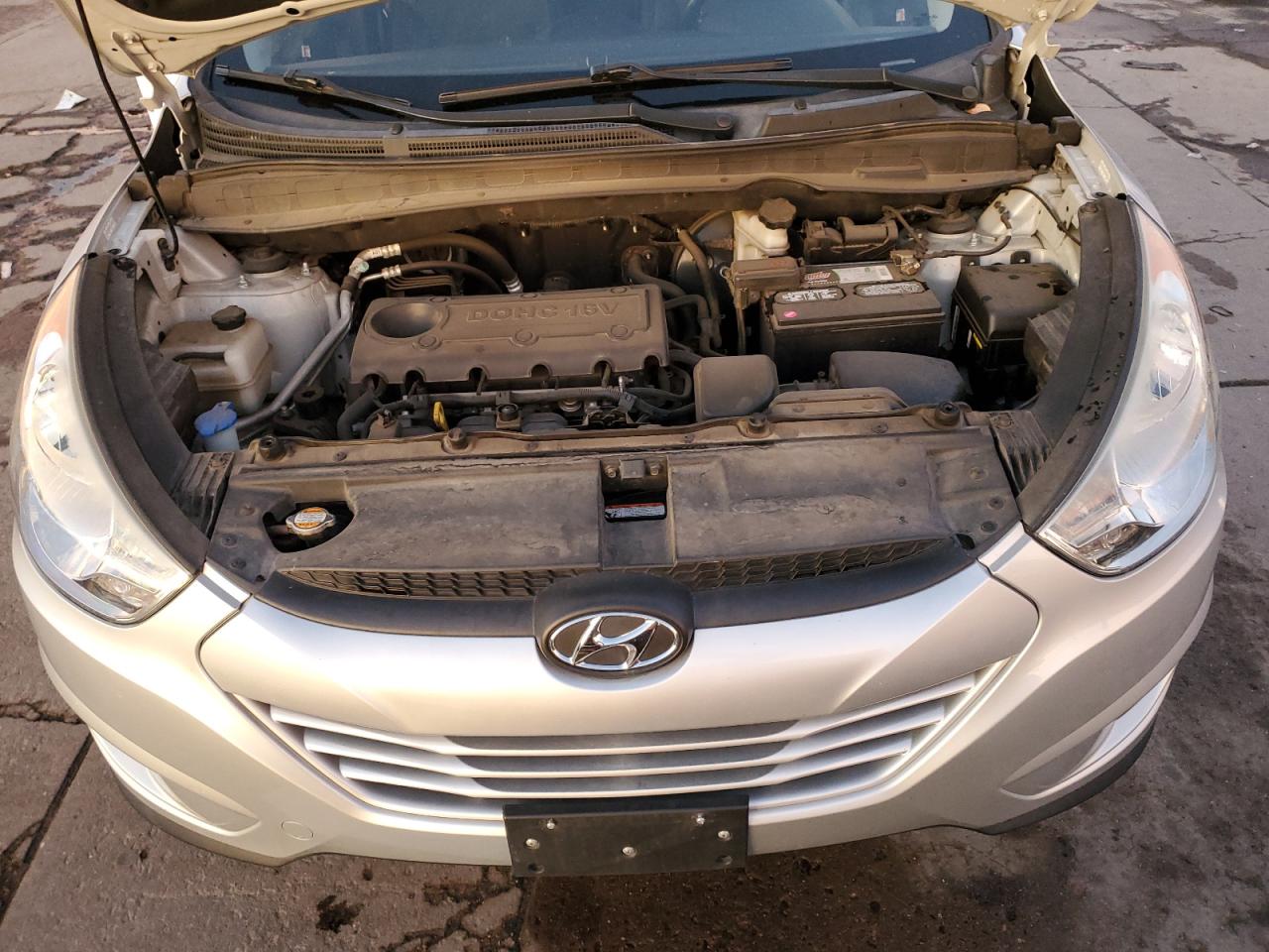 2011 Hyundai Tucson VIN KM8JUCAC2BU205085 Copart auction photo, rear end damage thumbnail 12