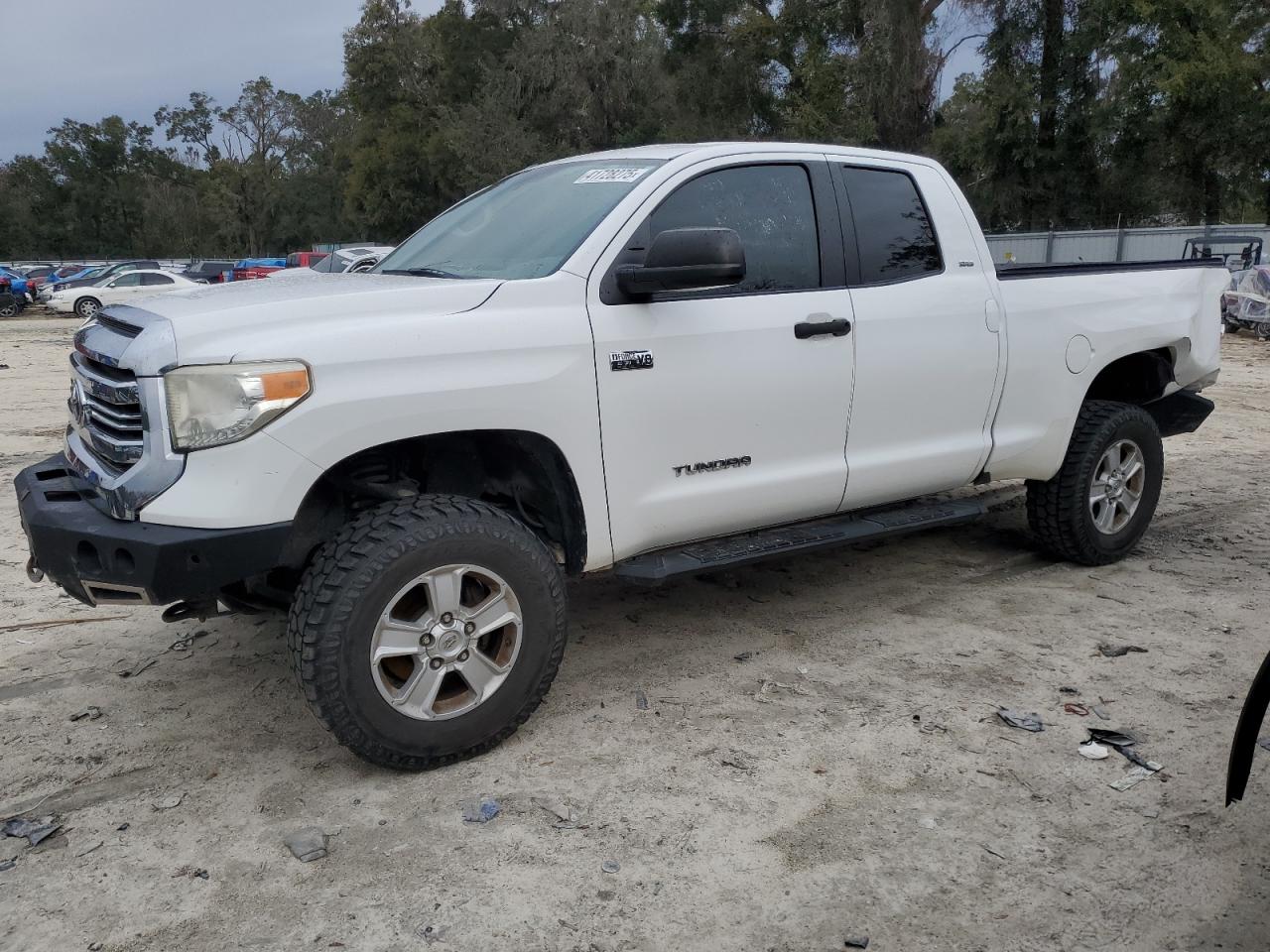 2016 Toyota Tundra VIN 5TFUW5F11GX555425