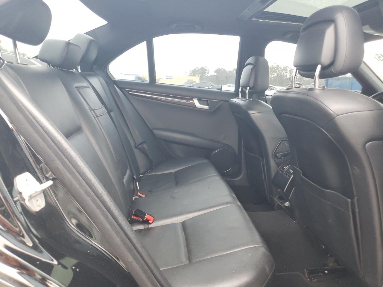 2013 Mercedes-Benz C-klasse VIN WDDGF8AB1DR245831 Copart auction photo, front end / mechanical damage thumbnail 10