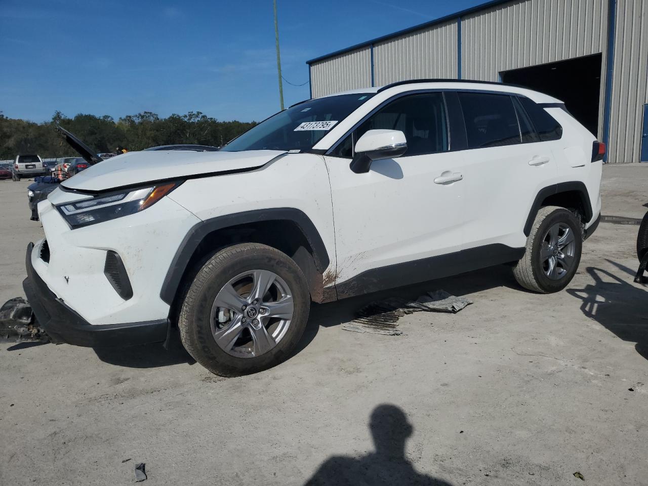 2022 Toyota RAV 4 VIN 2T3W1RFV9NC175947