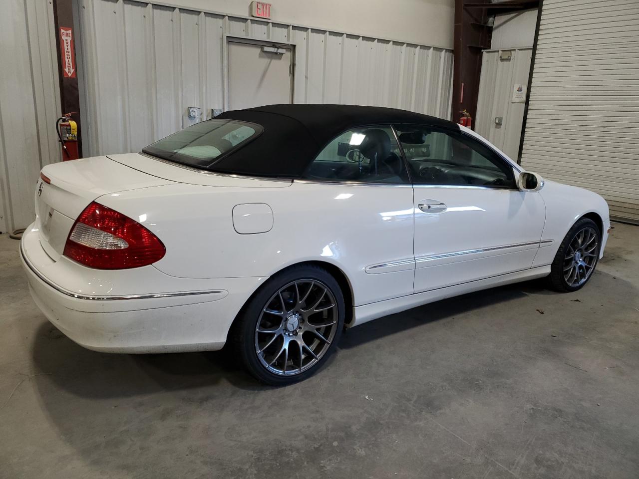 2006 Mercedes-Benz CLK-klasse VIN WDBTK56G56T069779 Copart auction photo, minor dent/scratches damage thumbnail 3