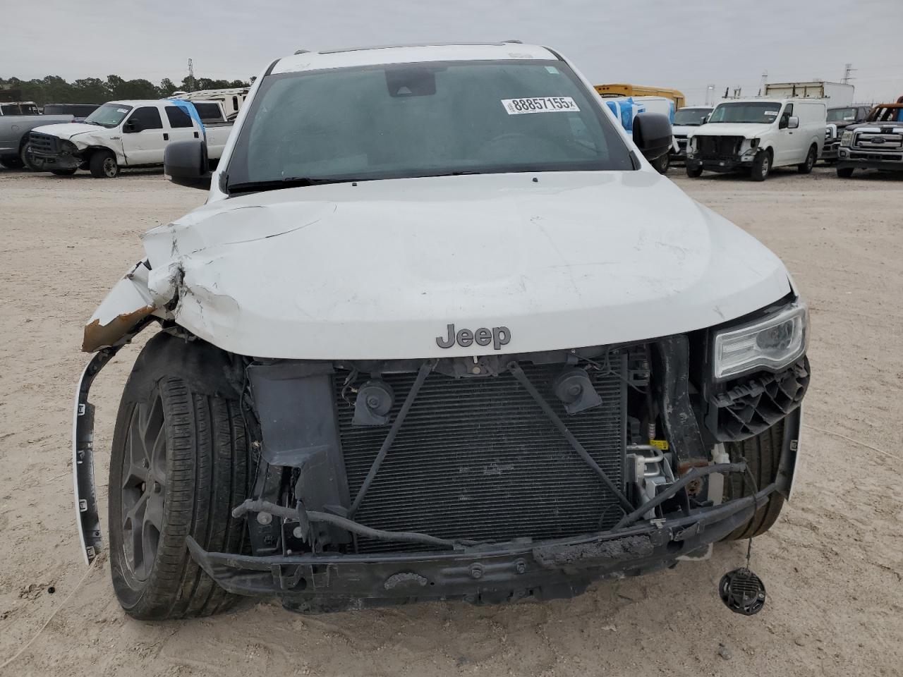 2021 Jeep Grand Cherokee VIN 1C4RJFBG9MC833639 Copart auction photo, front end / minor dent/scratches damage thumbnail 5
