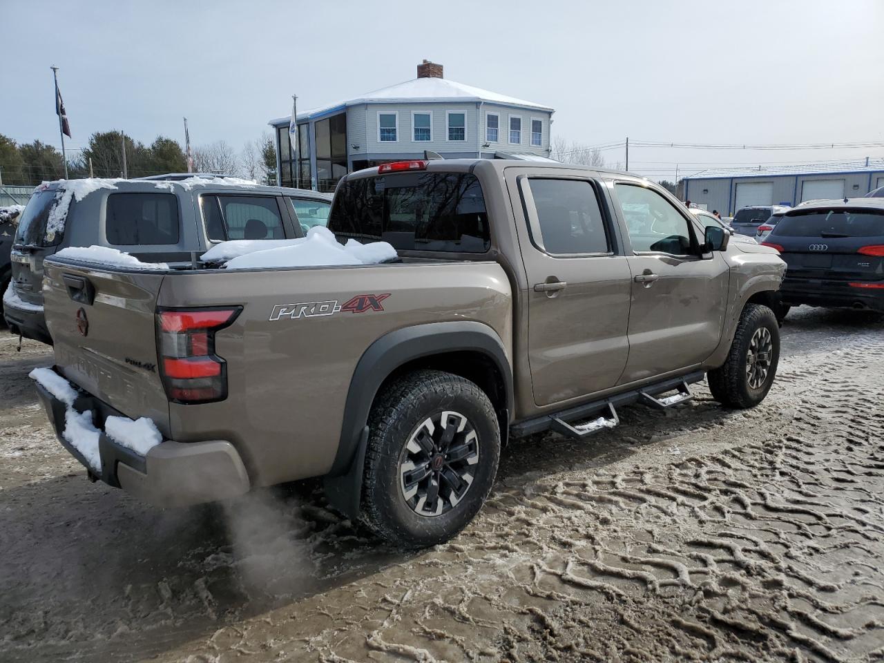 2024 Nissan Navara (Frontier) VIN 1N6ED1EKXRN621821 Copart auction photo, front end damage thumbnail 3