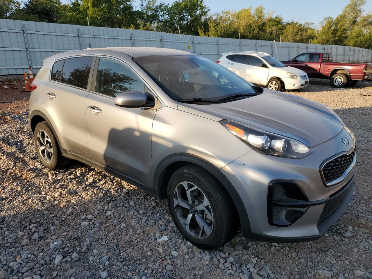 2020 KIA Sportage VIN KNDPM3AC4L7736982 Copart auction photo, hail / minor dent/scratches damage thumbnail 4