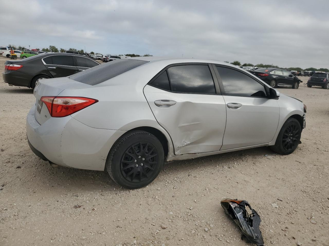2017 Toyota Corolla VIN 5YFBURHE1HP583312 Copart auction photo, front end damage thumbnail 3