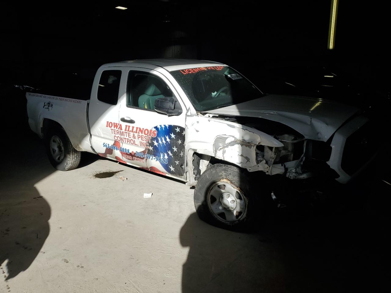 2016 Toyota Tacoma VIN 5TFRX5GN8GX073488 Copart auction photo, front end / minor dent/scratches damage thumbnail 4