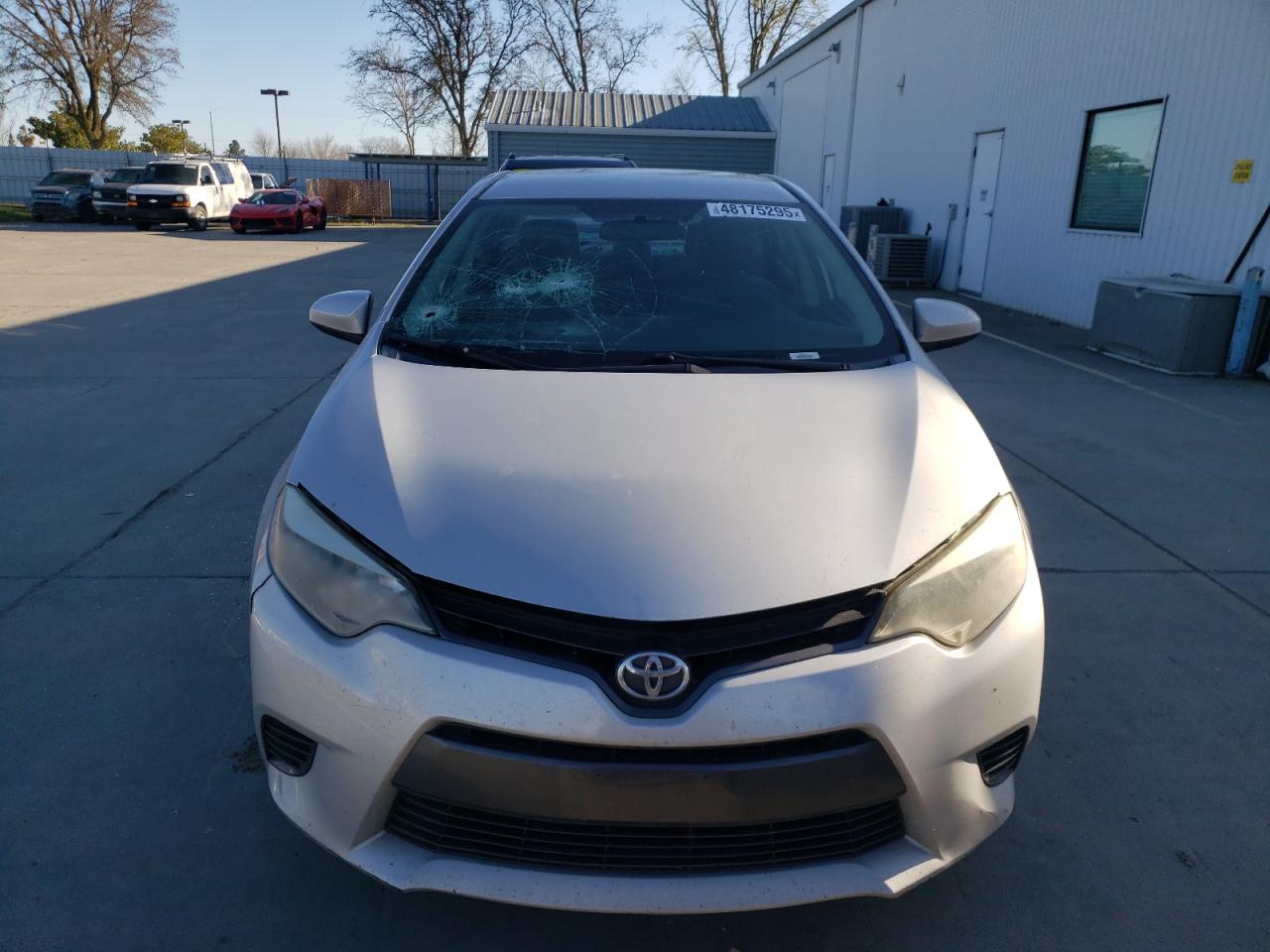 2016 Toyota Corolla VIN 5YFBURHE3GP379951 Copart auction photo, vandalism / side damage thumbnail 5