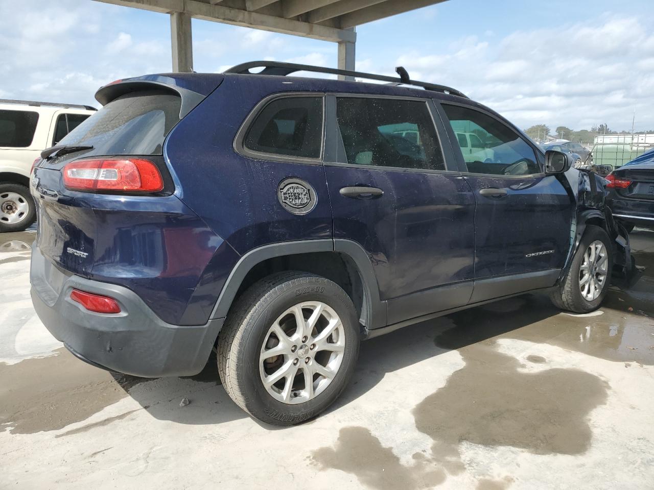 2015 Jeep Grand Cherokee VIN 1C4PJLAB4FW596930 Copart auction photo, front end / minor dent/scratches damage thumbnail 3