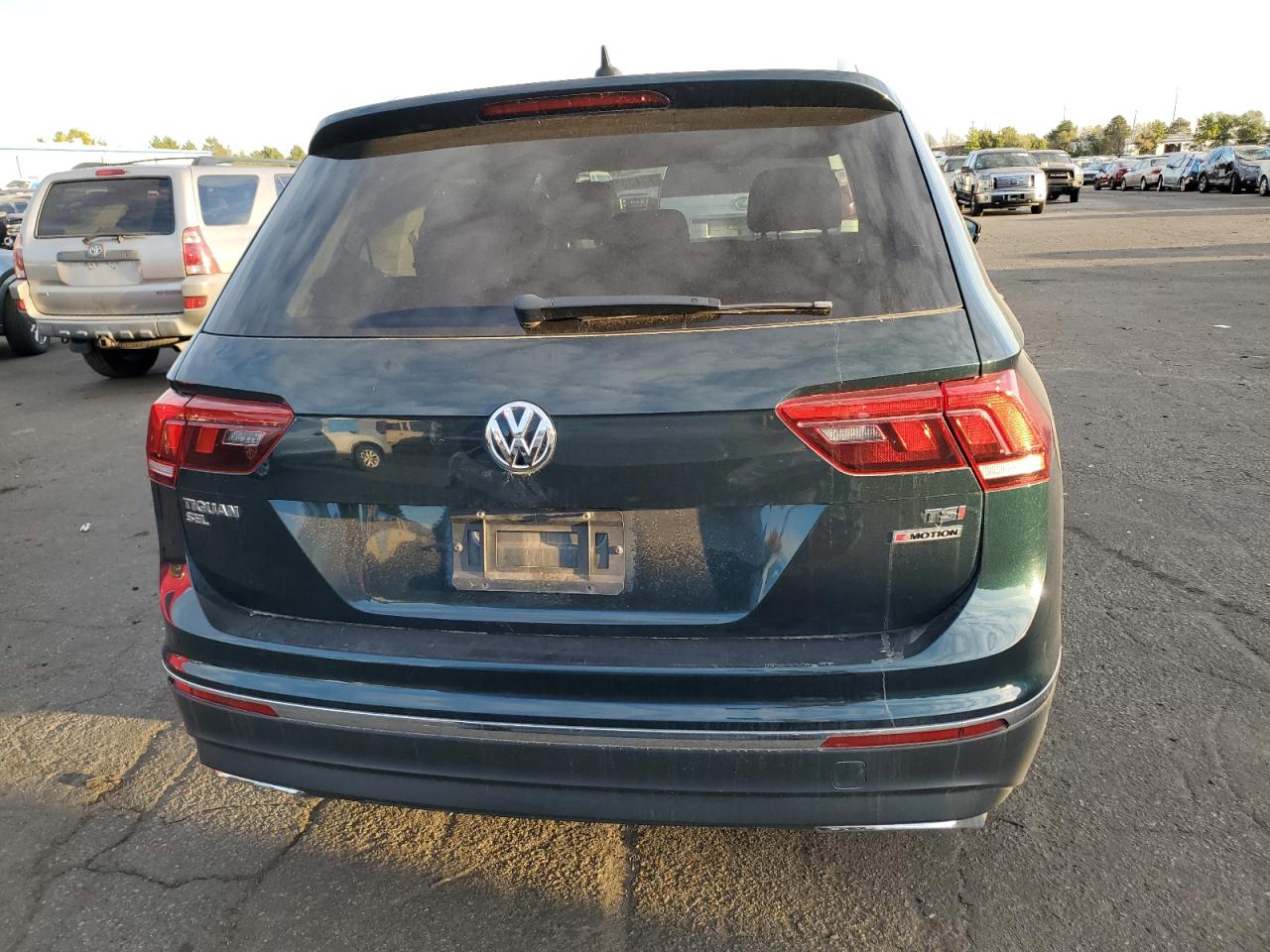 2018 Volkswagen Tiguan VIN 3VV2B7AX6JM051431 Copart auction photo, front end / hail damage thumbnail 6