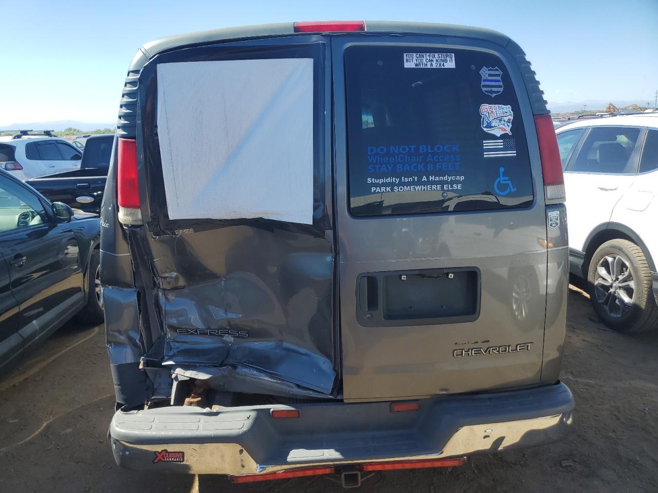 2000 Chevrolet Express VIN 1GBFG15R8Y1213498 Copart auction photo, rear end damage thumbnail 6