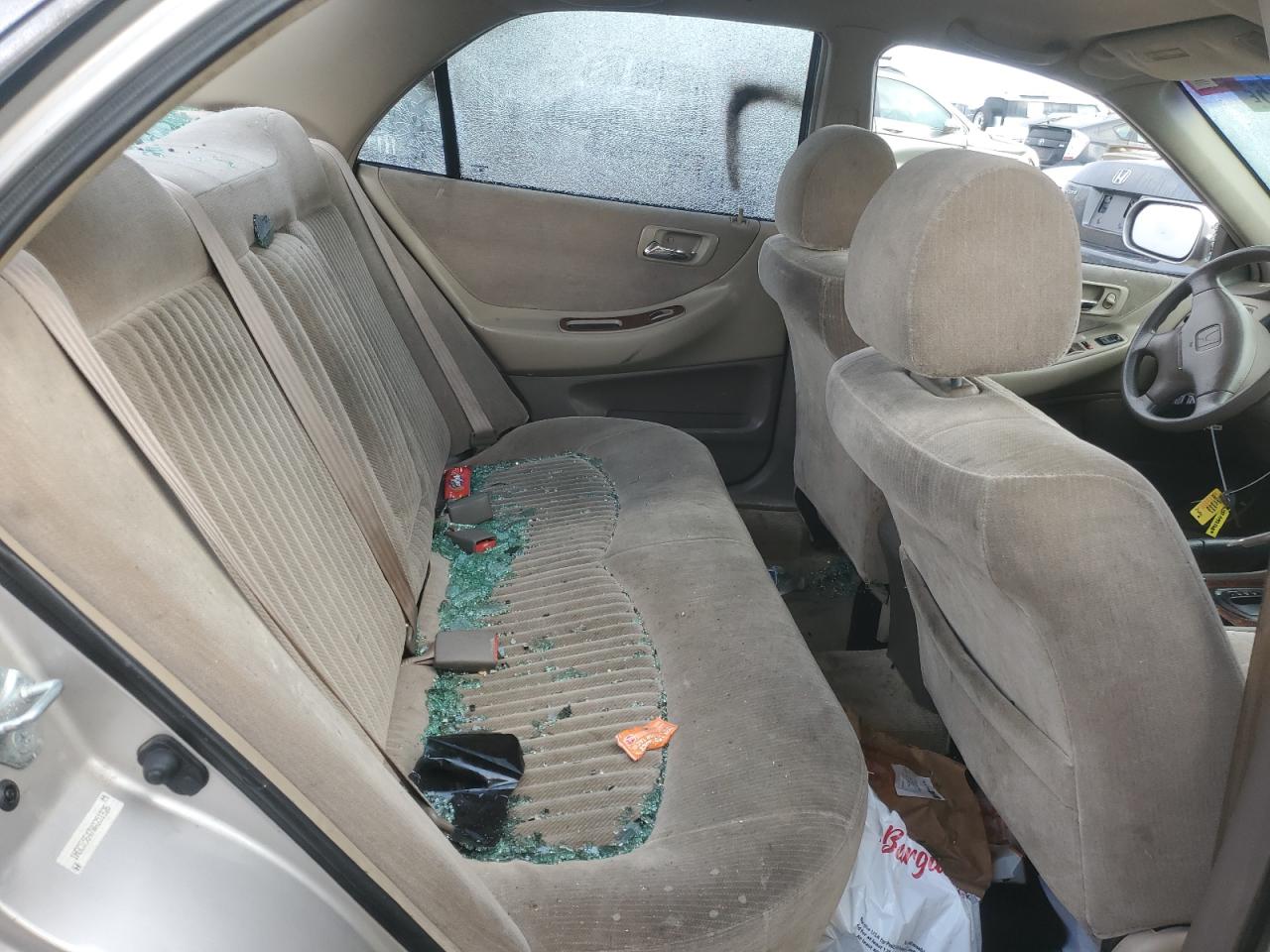 1998 Honda Accord VIN 1HGCG5647WA251926 Copart auction photo, vandalism damage thumbnail 10