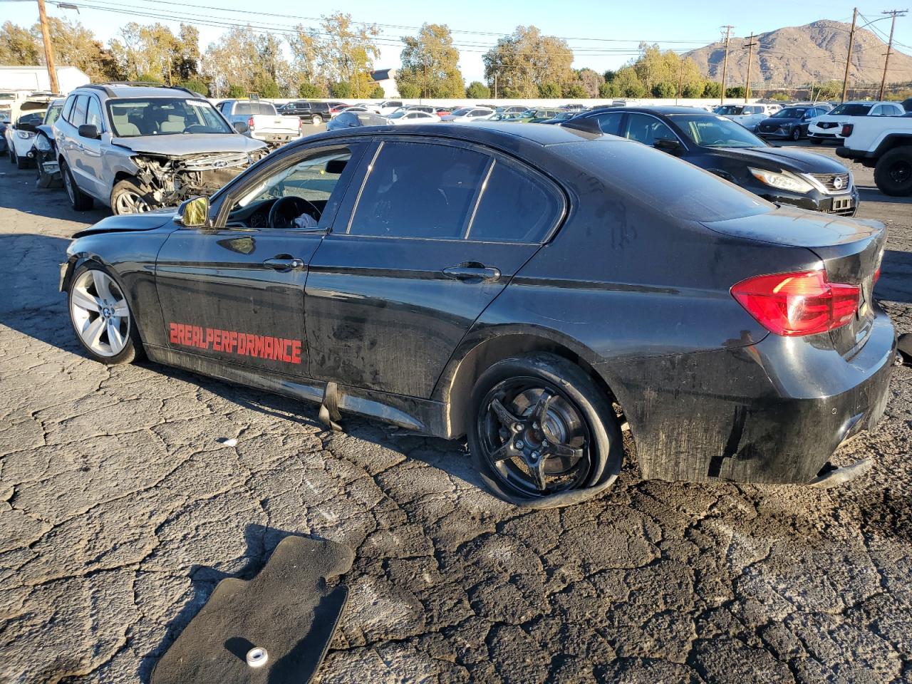 2017 BMW 3er VIN WBA8B3C37HK777633 Copart auction photo, front end / undercarriage damage thumbnail 2