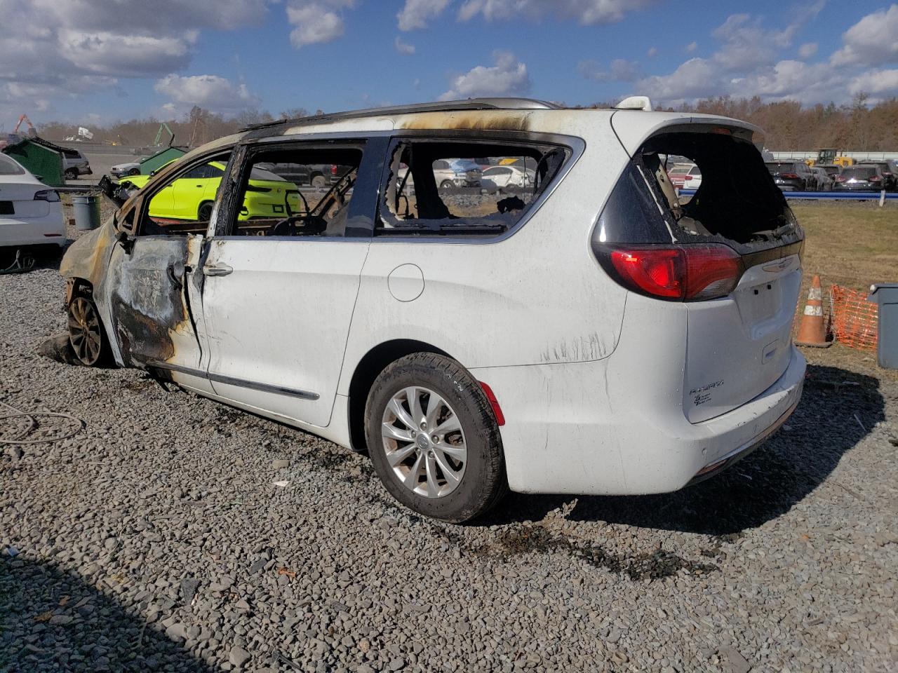 2018 Chrysler Pacifica VIN 2C4RC1BG7JR229040 Copart auction photo, burn / missing/altered vin damage thumbnail 2