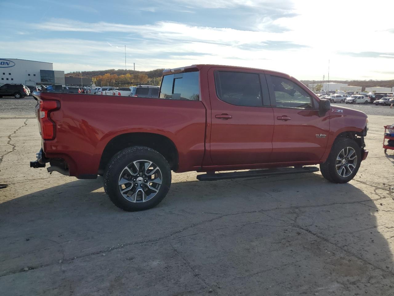 2022 Chevrolet Silverado VIN 1GCUDEED3NZ546230 Copart auction photo, all over damage thumbnail 3