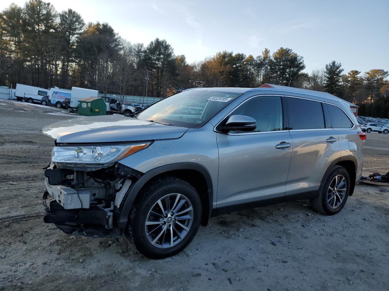2019 Toyota Highlander VIN 5TDJZRFH2KS982447
