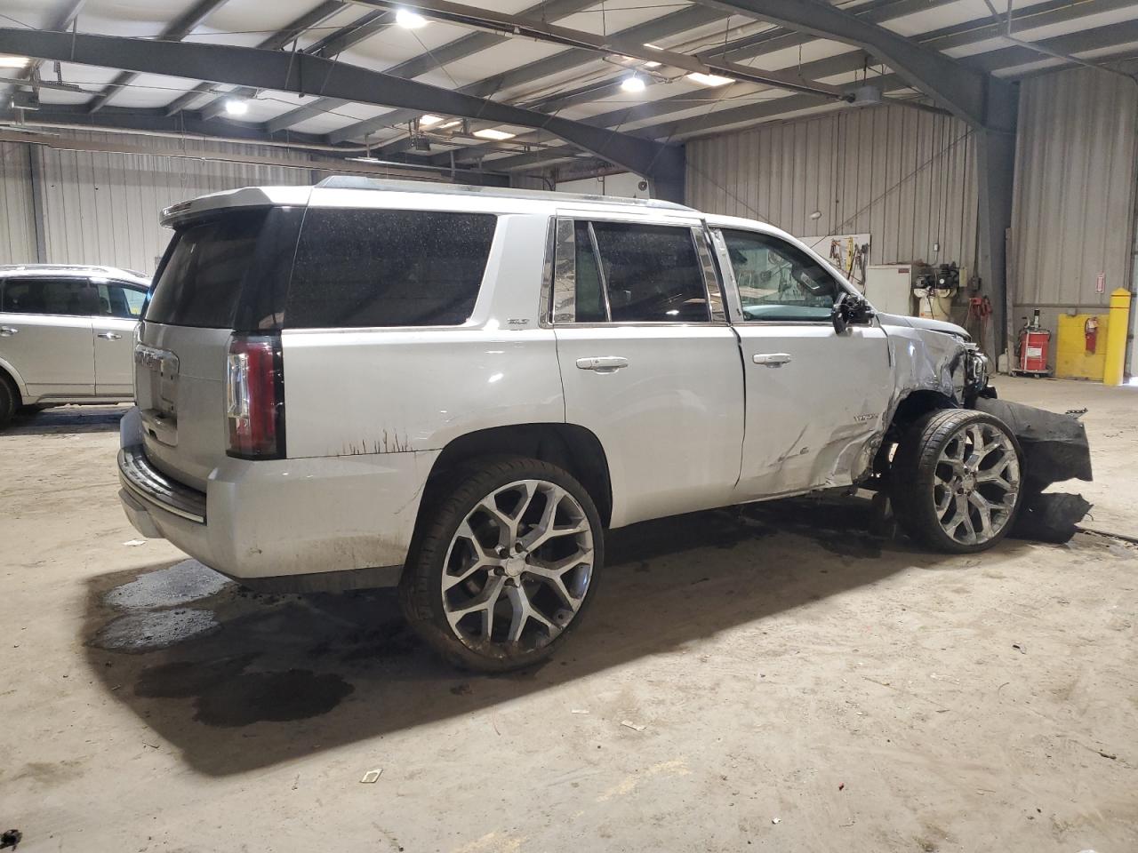 2015 GMC Yukon VIN 1GKS2BKC6FR192149 Copart auction photo, front end / side damage thumbnail 3