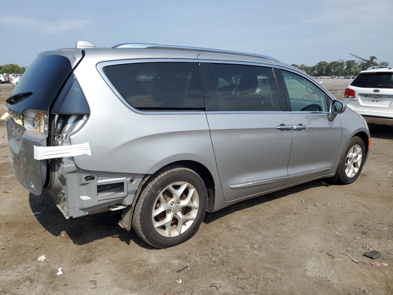 2018 Chrysler Pacifica VIN 2C4RC1BG7JR294969 Copart auction photo, rear end / minor dent/scratches damage thumbnail 3