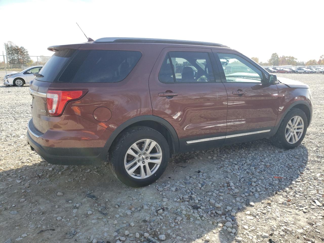 2018 Ford Explorer VIN 1FM5K8D8XJGA18766 Copart auction photo, front end / minor dent/scratches damage thumbnail 3