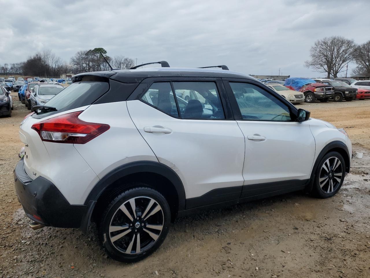 2020 Nissan Kicks VIN 3N1CP5CVXLL528426 Copart auction photo, front end / side damage thumbnail 3
