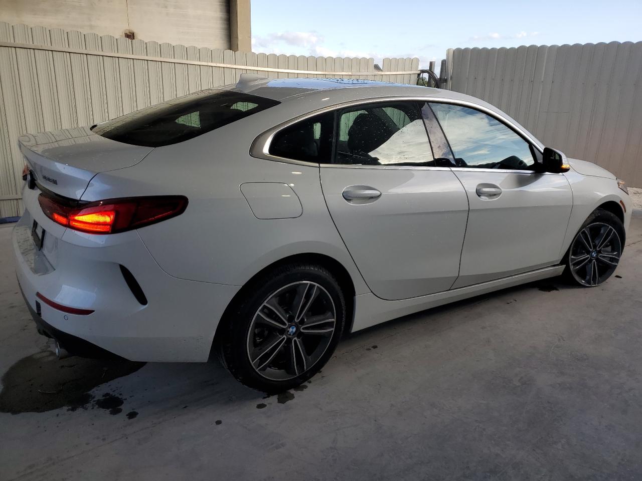 2024 BMW 2er VIN WBA53AK06R7R50865 Copart auction photo, front end / minor dent/scratches damage thumbnail 3