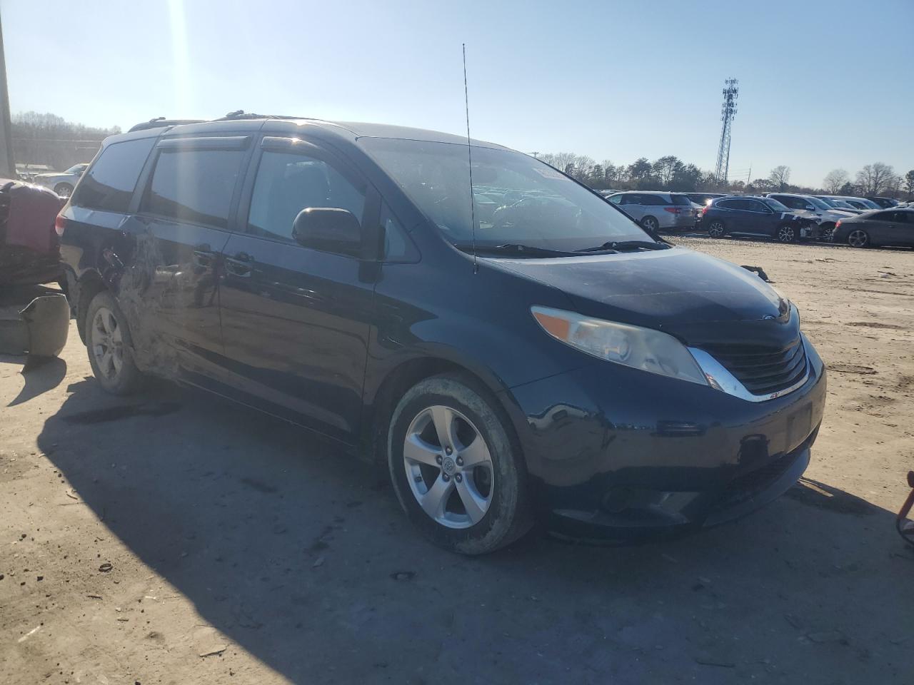 2011 Toyota Sienna VIN 5TDKK3DC4BS013682 Copart auction photo, side / rear end damage thumbnail 4