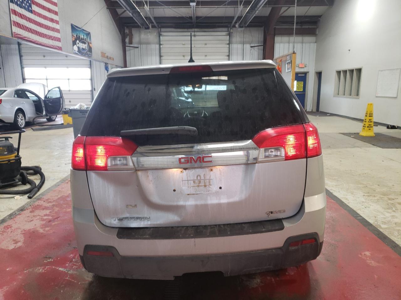 2011 GMC Terrain VIN 2CTFLREC5B6304366 Copart auction photo, rear end damage thumbnail 6