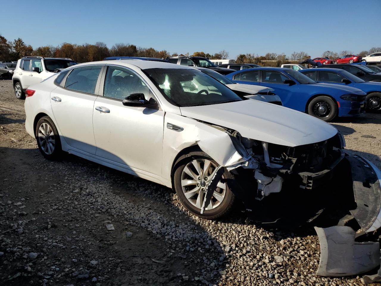 2018 KIA Optima VIN 5XXGT4L37JG256221 Copart auction photo, front end / side damage thumbnail 4