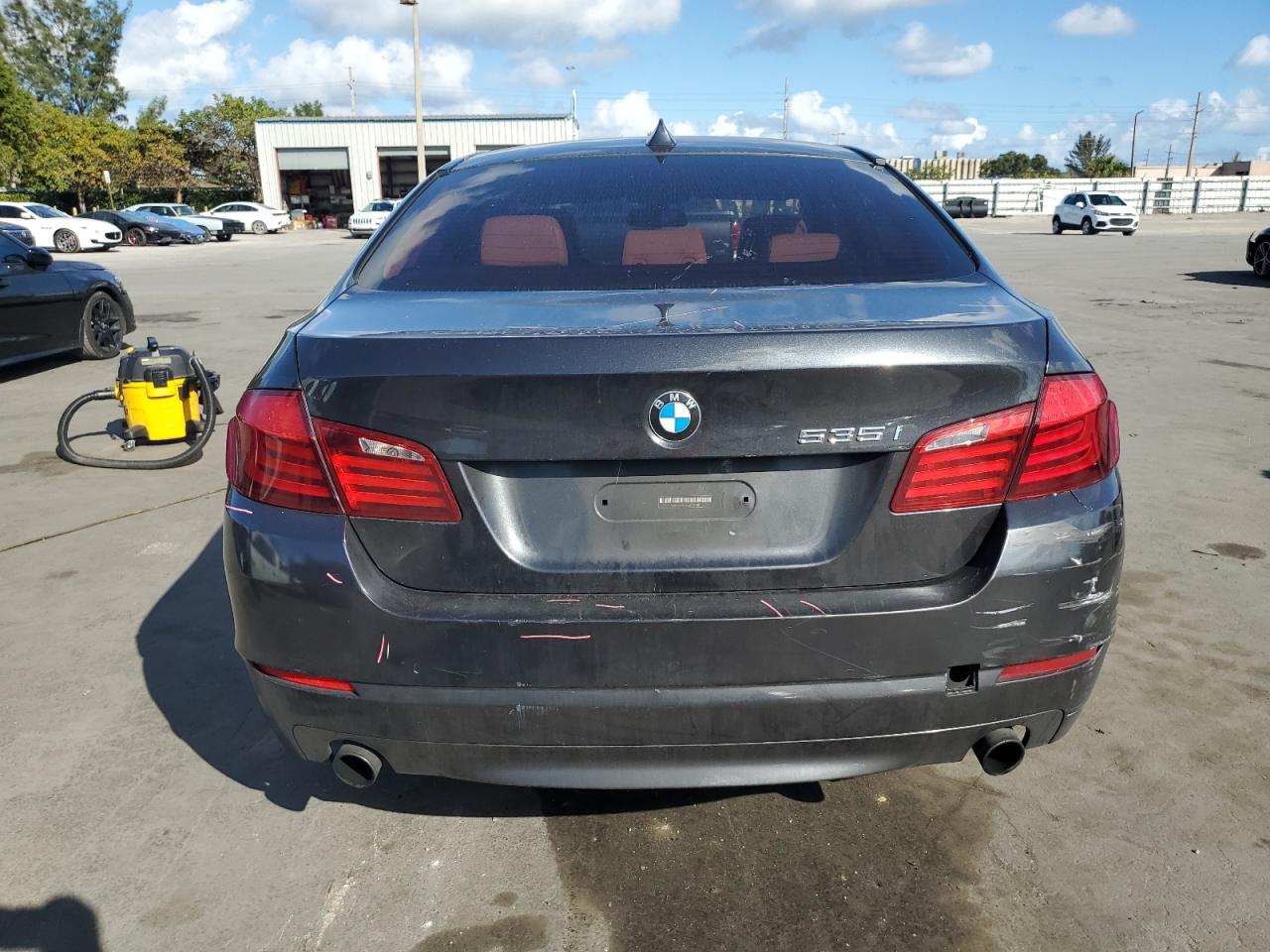 2011 BMW 5er VIN WBAFU7C55BC872901 Copart auction photo, all over damage thumbnail 6
