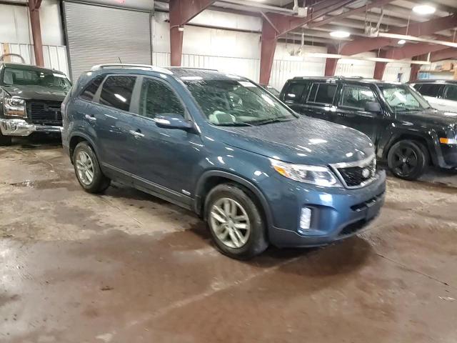 2015 KIA Sorento VIN 5XYKTDA77FG554819 Copart auction photo, front end / side damage thumbnail 11