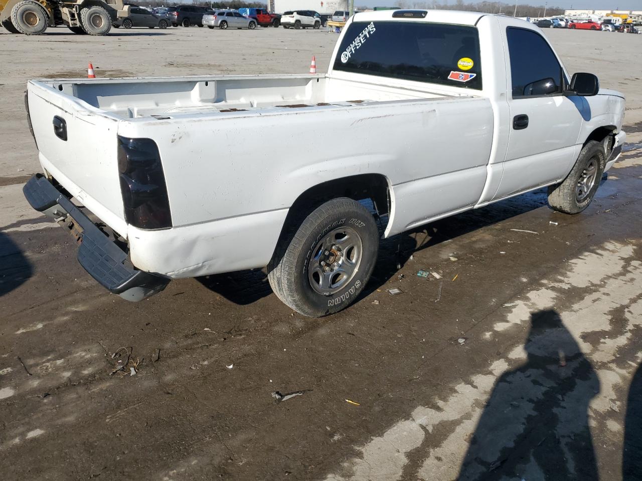 2003 Chevrolet Silverado VIN 1GCEC14V03E305692 Copart auction photo, front end / rear end damage thumbnail 3