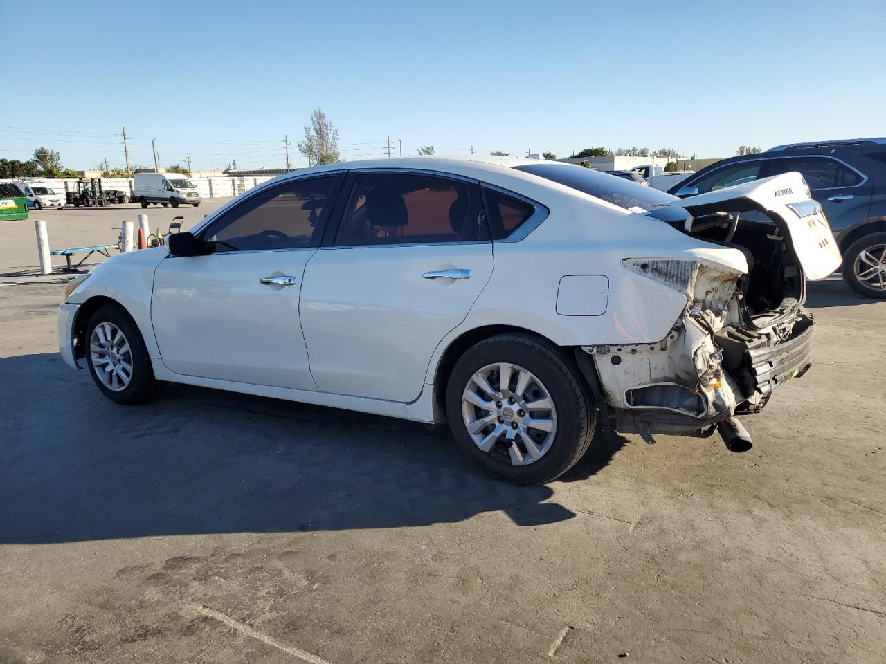 2015 Nissan Altima VIN 1N4AL3AP6FC458972 Copart auction photo, rear end damage thumbnail 2