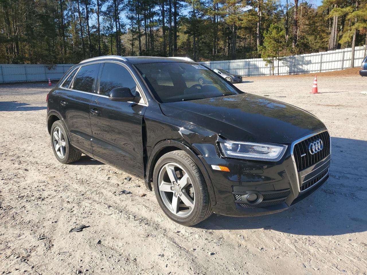 2015 Audi Q3 VIN WA1EFCFS6FR002543 Copart auction photo, front end / side damage thumbnail 4